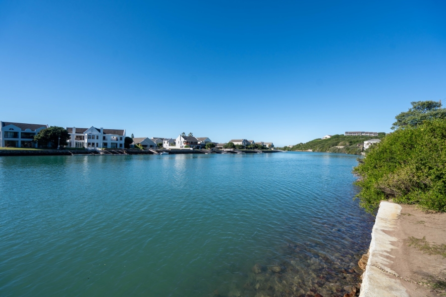 6 Bedroom Property for Sale in West Bank Eastern Cape